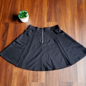 Black H+M skirt NWT